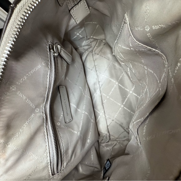 Michael Kors White and Grey Crossbody Purse - Picture 4 of 5